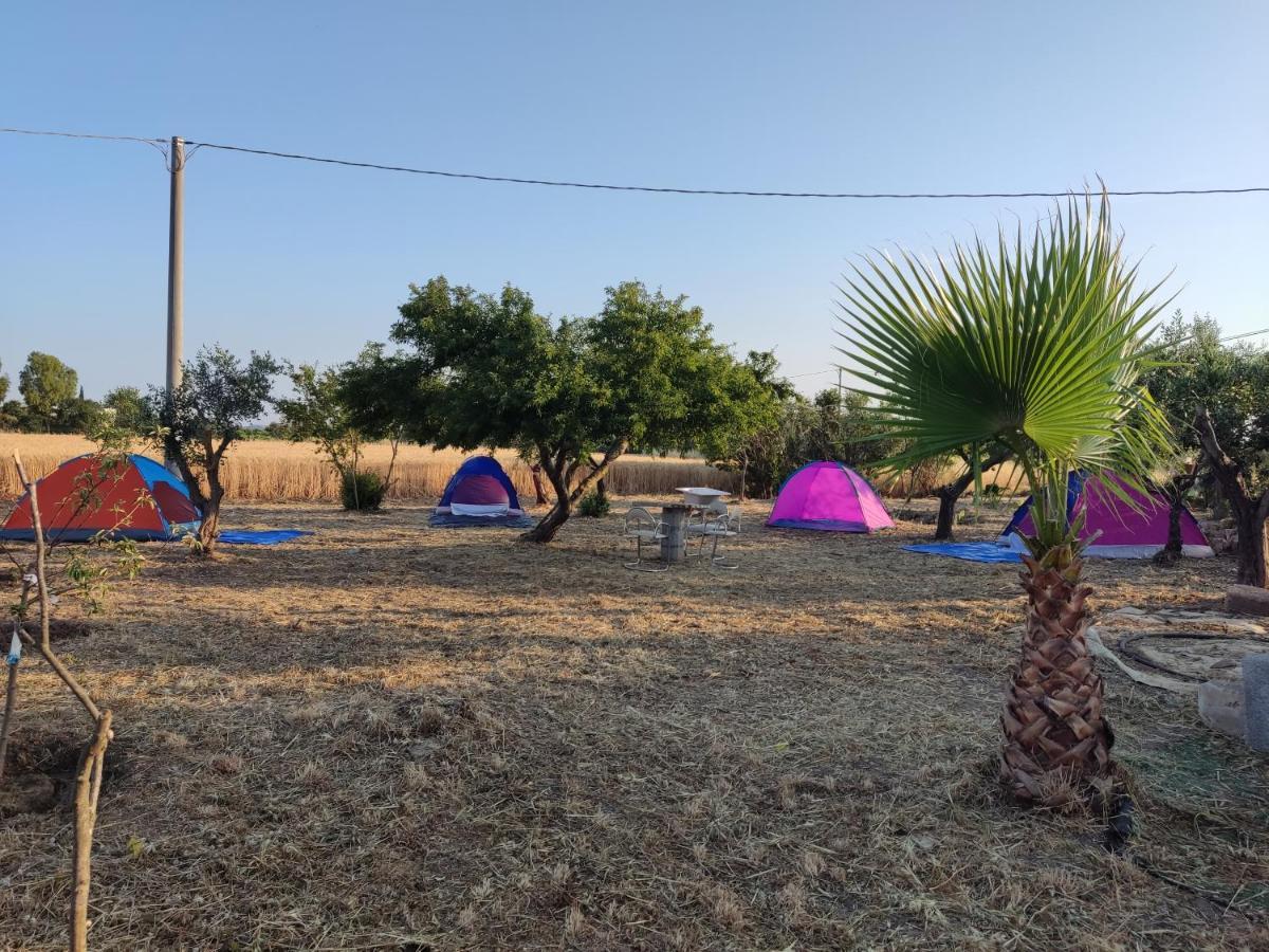 Aree Tende Presso La Casa In Campagna Di Ottavia Hotel Alezio Exterior foto
