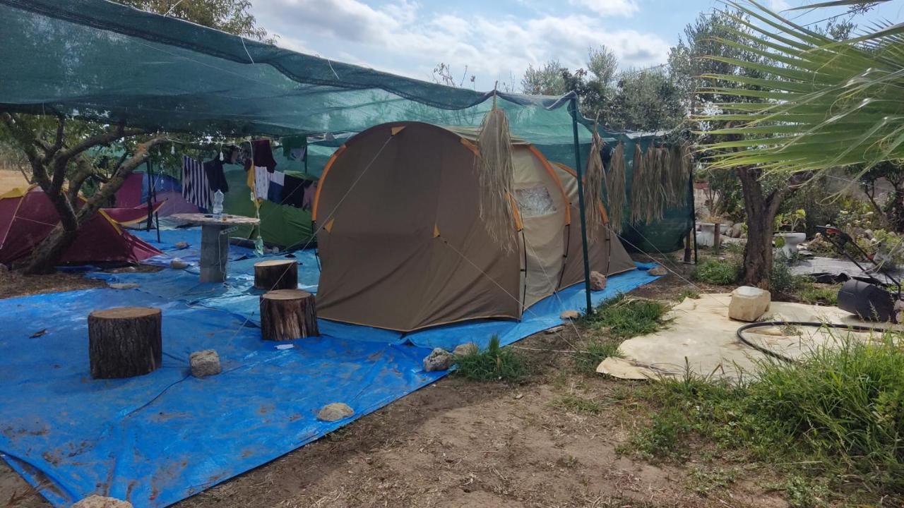 Aree Tende Presso La Casa In Campagna Di Ottavia Hotel Alezio Exterior foto